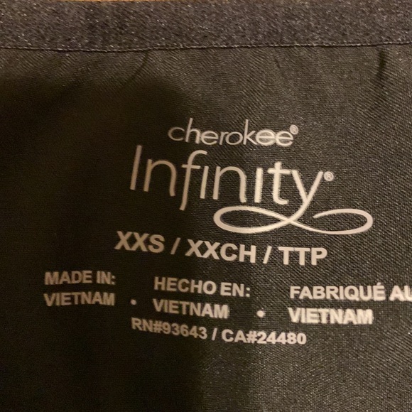 Cherokee infinity scrub top - Picture 4 of 4